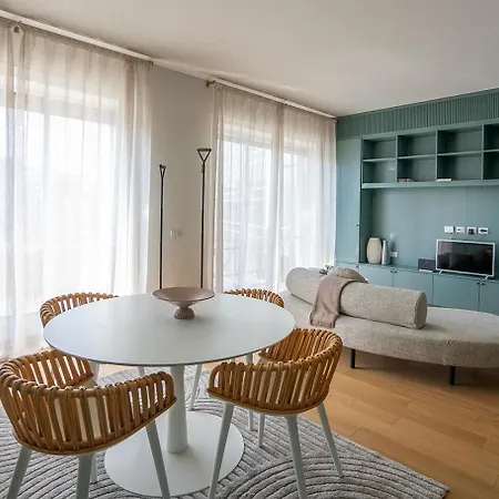 Arts At Porta Nuova Apartment Milan